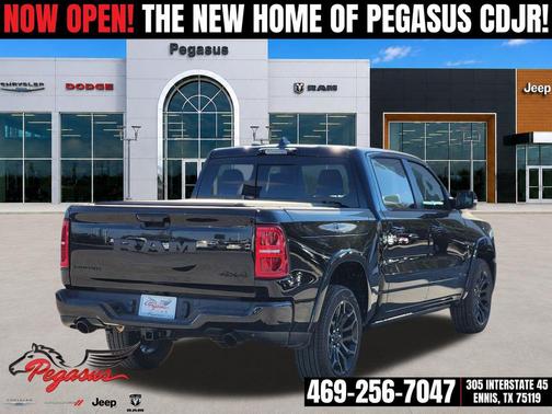Diamond Black Crystal Pearlcoat 2026 RAM 1500 Limited