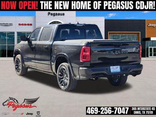 Diamond Black Crystal Pearlcoat 2026 RAM 1500 Limited