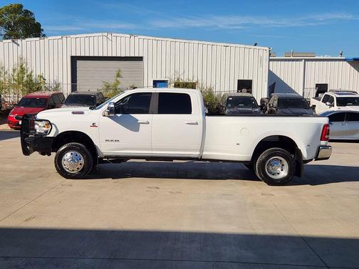 2024 RAM 3500 Laramie Crew Cab 4x4 8' Box