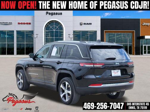 Diamond Black Crystal Pearlcoat 2023 Jeep Grand Cherokee 4xe Base