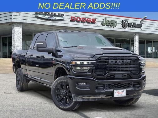 Diamond Black Crystal Pearlcoat 2026 RAM 2500 Laramie