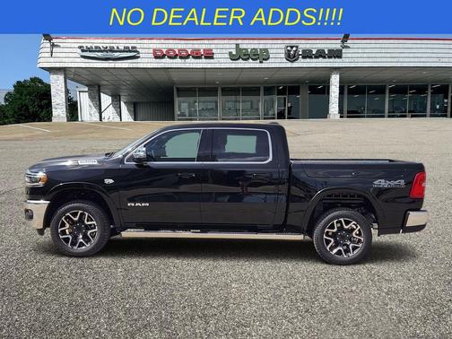 Diamond Black Crystal Pearlcoat 2026 RAM 1500 Laramie