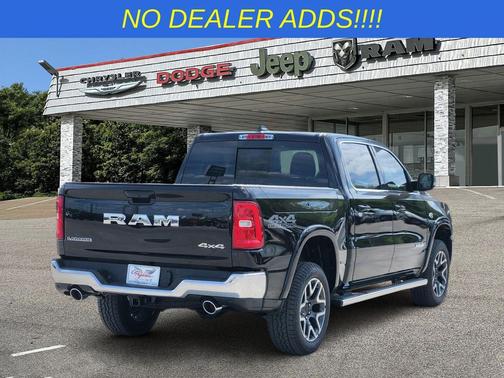 Diamond Black Crystal Pearlcoat 2026 RAM 1500 Laramie