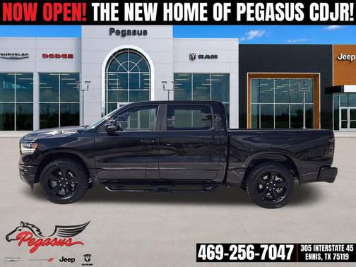 Diamond Black Crystal Pearlcoat 2023 RAM 1500 Big Horn/Lone Star