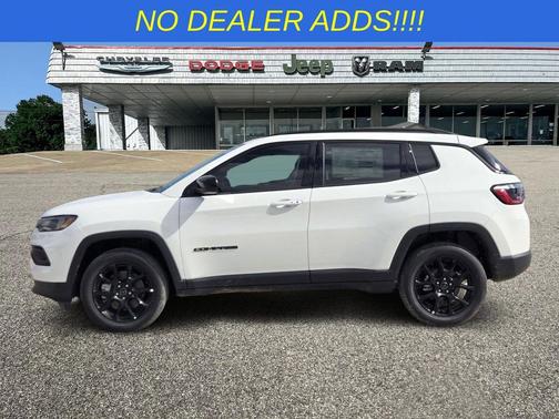 Bright White Clearcoat 2026 Jeep Compass Latitude