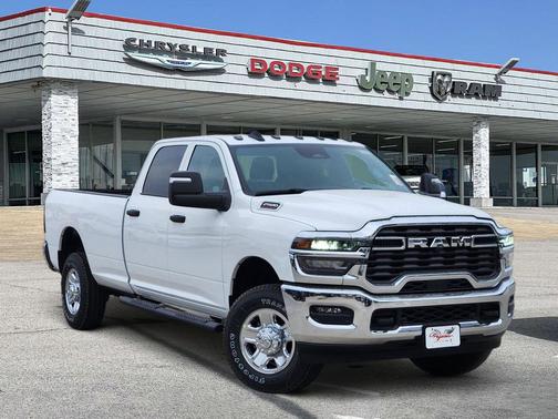 2026 RAM 2500 Tradesman Crew Cab 4x4 8' Box