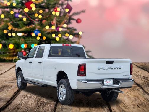 2026 RAM 2500 Tradesman Crew Cab 4x4 8' Box