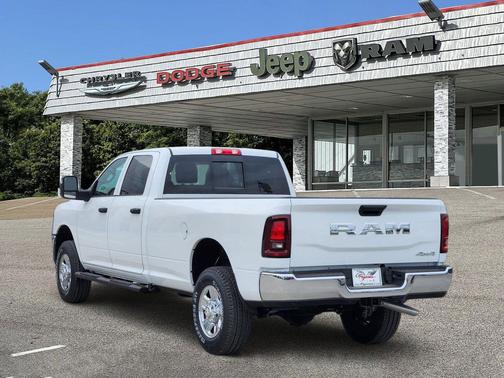2026 RAM 2500 Tradesman Crew Cab 4x4 8' Box