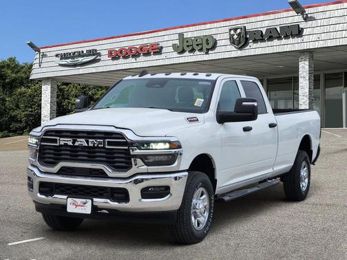 2026 RAM 2500 Tradesman Crew Cab 4x4 8' Box