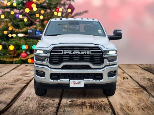 2026 RAM 2500 Tradesman Crew Cab 4x4 8' Box