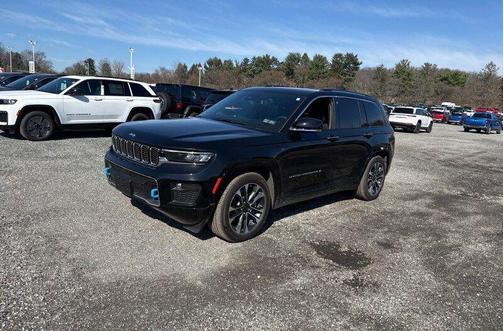 Diamond Black Crystal Pearlcoat 2023 Jeep Grand Cherokee 4xe Overland