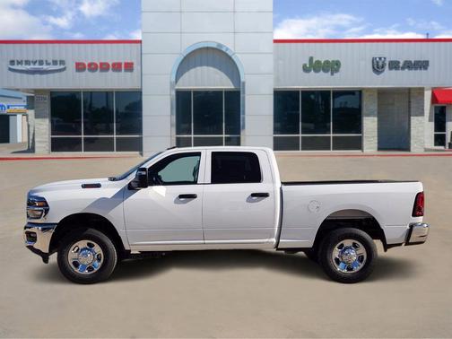 2026 RAM 2500 Tradesman Crew Cab 4x4 6'4' Box