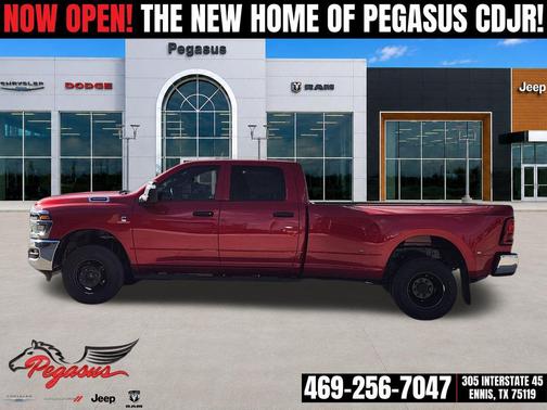 Molten Red Pearlcoat 2026 RAM 3500 Tradesman Crew Cab 4x4 8' Box