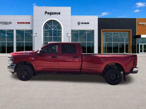 Molten Red Pearlcoat 2026 RAM 3500 Tradesman Crew Cab 4x4 8' Box