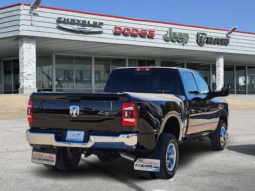 2024 RAM 3500 Tradesman Crew Cab 4x4 8' Box