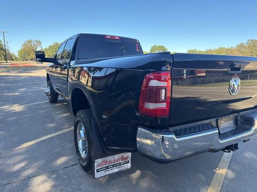 2024 RAM 3500 Tradesman Crew Cab 4x4 8' Box