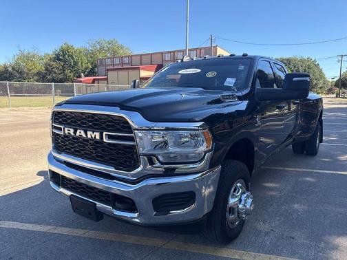 2024 RAM 3500 Tradesman Crew Cab 4x4 8' Box