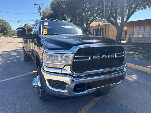 2024 RAM 3500 Tradesman Crew Cab 4x4 8' Box