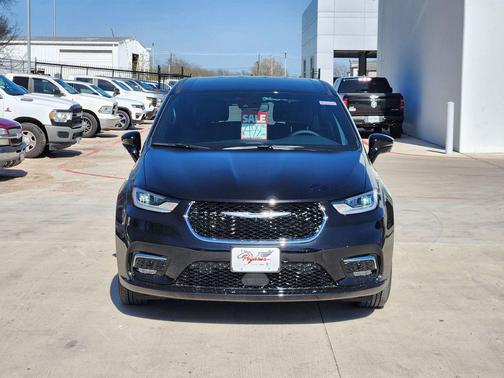 2026 Chrysler Pacifica L