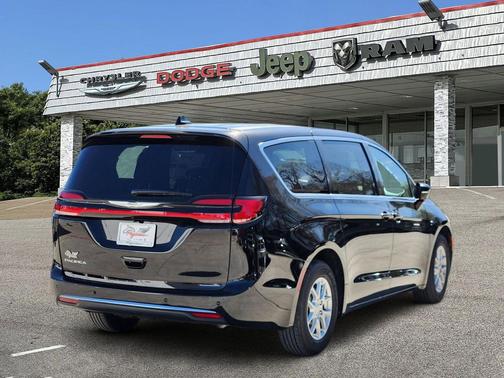 2026 Chrysler Pacifica L
