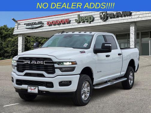 Bright White Clearcoat 2026 RAM 2500 Lone Star Crew Cab 4x4 6'4' Box