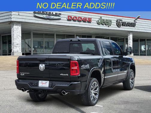 Diamond Black Crystal Pearlcoat 2026 RAM 1500 ST