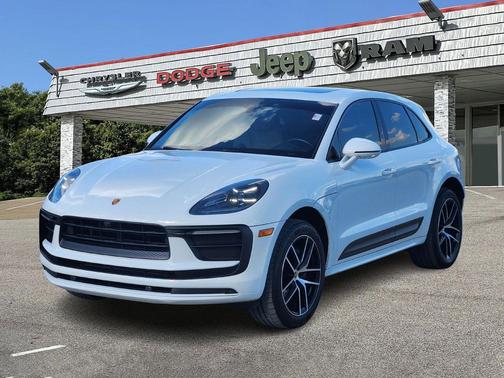 2022 Porsche Macan Base
