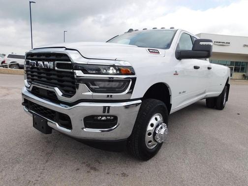 2025 RAM 3500 Lone Star Crew Cab 4x4 8' Box