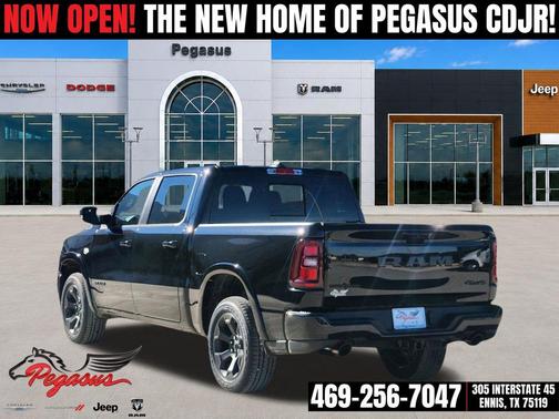Diamond Black Crystal Pearlcoat 2026 RAM 1500 Big Horn/Lone Star