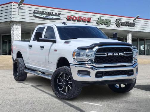 2020 RAM 2500 Tradesman Crew Cab 4X4 6'4' Box