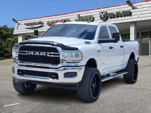 2020 RAM 2500 Tradesman Crew Cab 4X4 6'4' Box