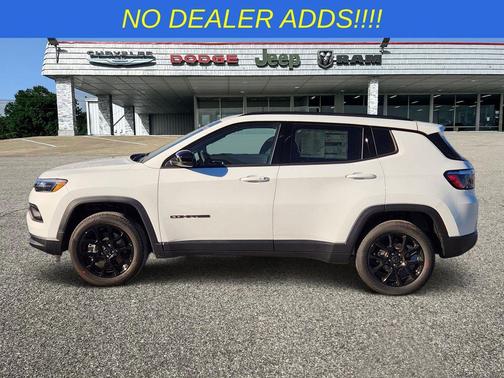 Bright White Clearcoat 2026 Jeep Compass Latitude