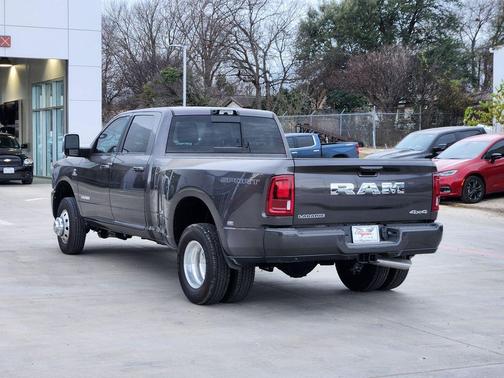 2026 RAM 3500 Laramie Crew Cab 4x4 8' Box