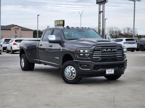 2026 RAM 3500 Laramie Crew Cab 4x4 8' Box