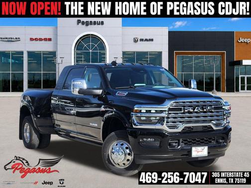 Diamond Black Crystal Pearlcoat 2026 RAM 1500 Longhorn