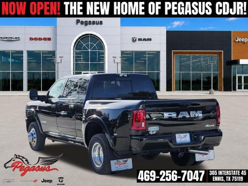 Diamond Black Crystal Pearlcoat 2026 RAM 1500 Longhorn
