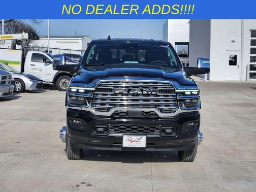 Diamond Black Crystal Pearlcoat 2026 RAM 1500 Longhorn