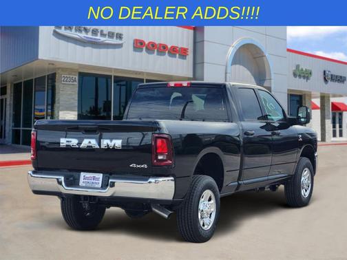 Diamond Black Crystal Pearlcoat 2026 RAM 2500 Tradesman Crew Cab 4x4 6'4' Box