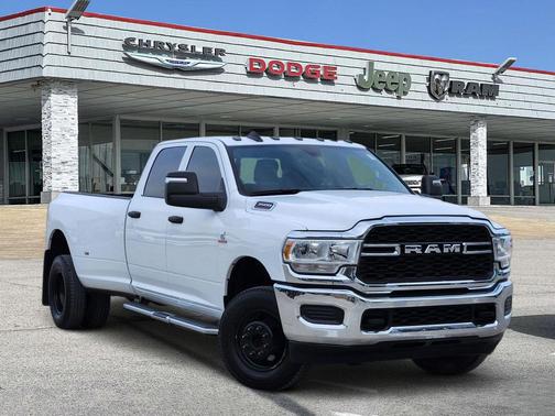 2024 RAM 3500 Tradesman Crew Cab 4x4 8' Box