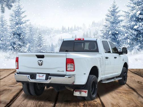 2024 RAM 3500 Tradesman Crew Cab 4x4 8' Box