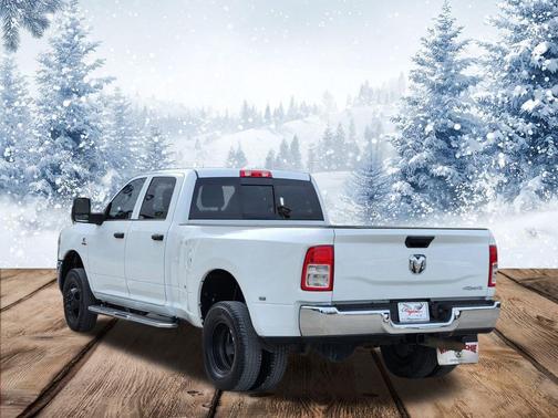 2024 RAM 3500 Tradesman Crew Cab 4x4 8' Box