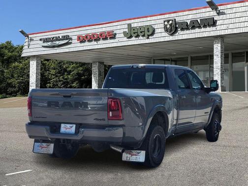 2025 RAM 3500 Limited Crew Cab 4x4 8' Box