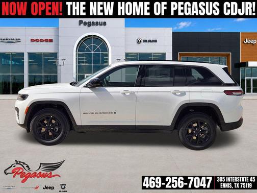 Bright White Clearcoat 2026 Jeep Grand Cherokee Altitude