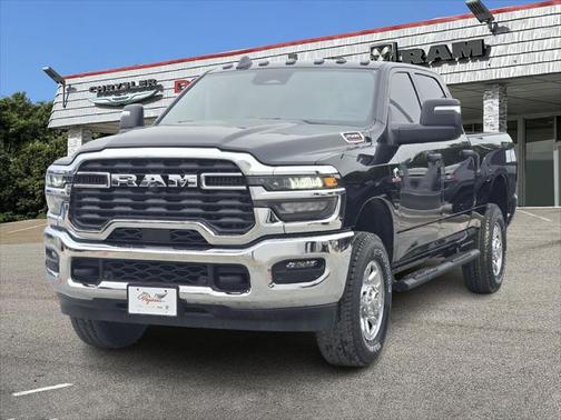 2025 RAM 2500 Tradesman Crew Cab 4x4 6'4' Box