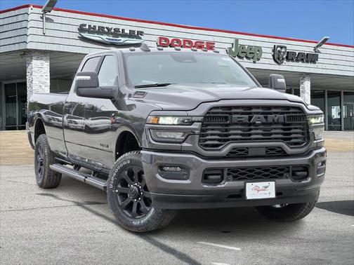 2025 RAM 3500 Lone Star Crew Cab 4x4 8' Box