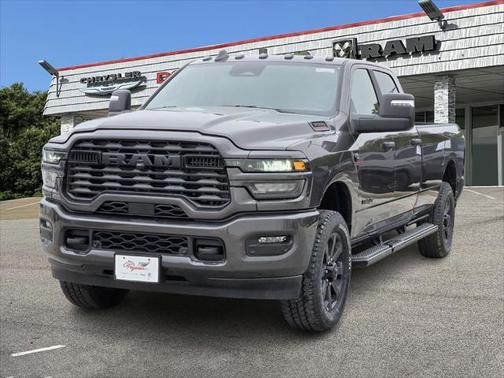 2025 RAM 3500 Lone Star Crew Cab 4x4 8' Box