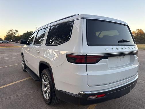 2022 Jeep Wagoneer Series II 4x2