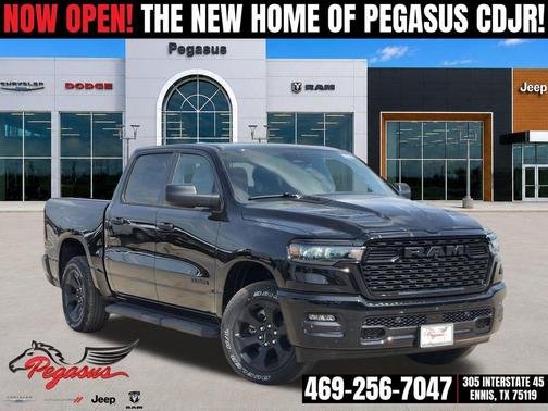 Diamond Black Crystal Pearlcoat 2026 RAM 1500 Express