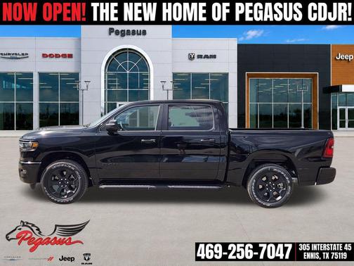 Diamond Black Crystal Pearlcoat 2026 RAM 1500 Express