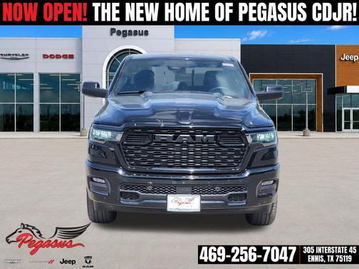 Diamond Black Crystal Pearlcoat 2026 RAM 1500 Express